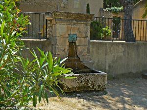 La Fontaine du Bourg Merdeux