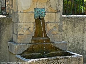 La Fontaine du Bourg Merdeux
