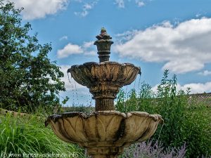 La Fontaine Square de l'Eglise