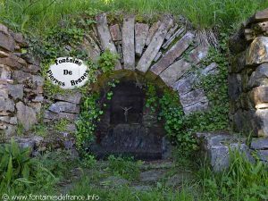 La Fontaine de Pierres Brunes