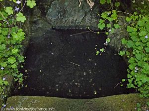 La Fontaine de Pierres Brunes