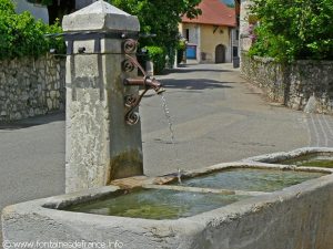 La Fontaine Place de l'Eglise
