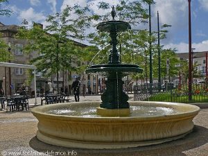La Fontaine Square Marie Curie