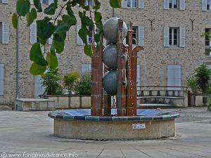 La Fontaine place Auguste Roche
