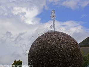 La Fontaine Place du Dr Hugoneau