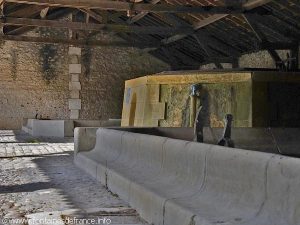 La Fontaine et le Lavoir de l'Emprunt