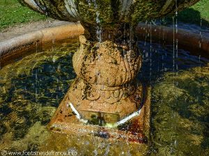 La Fontaine Square de la Mairie