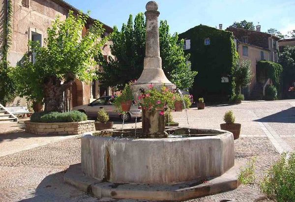 La Fontaine Place des Comédiens