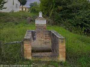 La Fontaine de la Vierge à l'Enfant