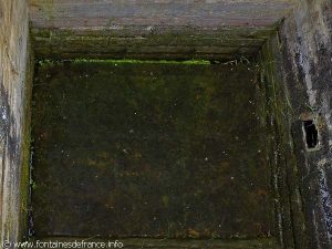 La Fontaine de la Vierge à l'Enfant