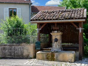 La Fontaine Poirot et le Lavoir