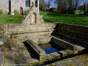 La Fontaine de la Chapelle Saint-Urlo