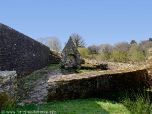 La Fontaine N-D de Crénénan