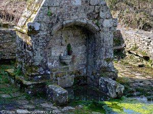 La Fontaine N-D de Crénénan