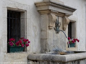 La Fontaine rue Basse
