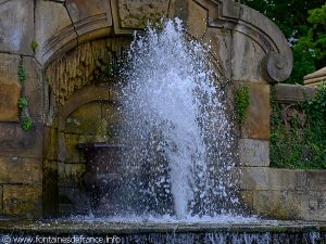 La Fontaine contrebas du Square Boufflers