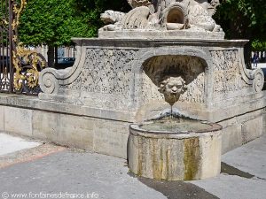 La Fontaine des Chérubins au Chien