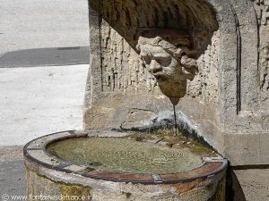 La Fontaine des Chérubins au Chien