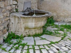 La Fontaine des Ecoles