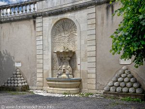 La Fontaine Cour de l'Hôtel de Ville