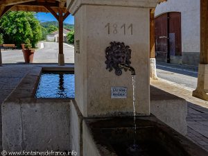 La Fontaine Lavoir rue des Mariés