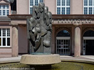 Fontaine "La Main de Cardot"