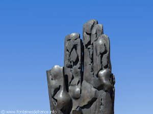 Fontaine "La Main de Cardot"