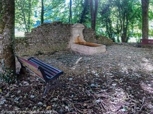 La Fontaine Square P.Billard