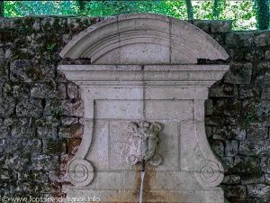 La Fontaine Square P.Billard