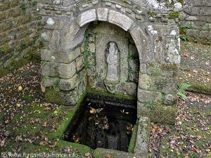 La Fontaine de N-D du Moustoir