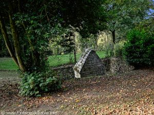 La Fontaine de la Trinité de Castennec