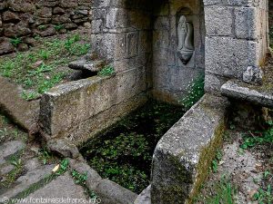 La Fontaine de la Trinité de Castennec