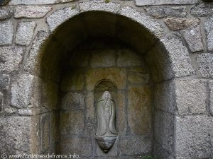 La Fontaine de la Trinité de Castennec