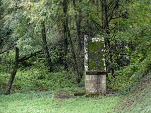 Fontaine de la Chapelle N-D de la Houssaye