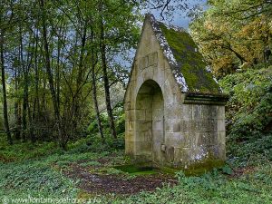 Fontaine de la Chapelle N-D de la Houssaye
