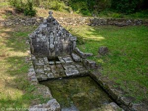 La Fontaine N-D de Locmaria