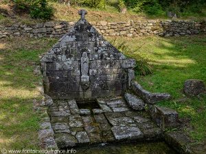 La Fontaine N-D de Locmaria