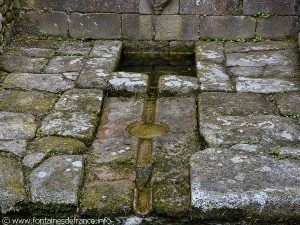 La Fontaine N-D de Locmaria