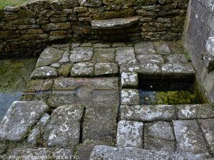 La Fontaine N-D de Locmaria