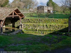 Lavoir et Fontaine de Lugné