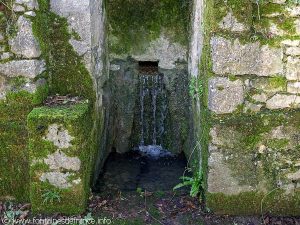 Lavoir et Fontaine de Lugné