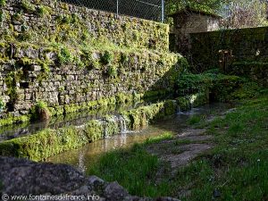 Lavoir et Fontaine de Lugné