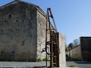 La Fontaine et le Lavoir de Puybardon
