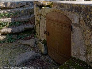 La Fontaine et le Lavoir de Puybardon