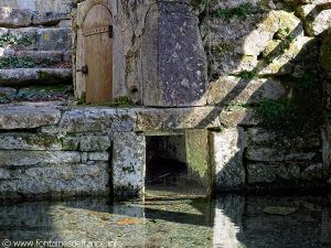 La Fontaine et le Lavoir de Puybardon