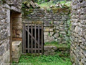 La Fontaine et le Lavoir de Phlé