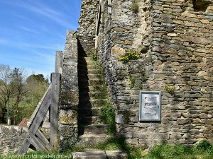 Escalier d'accès à la Tour