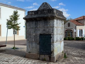 La Fontaine Place Vivier au Court
