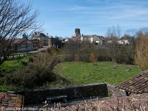 La Source , le Lavoir, le Village
