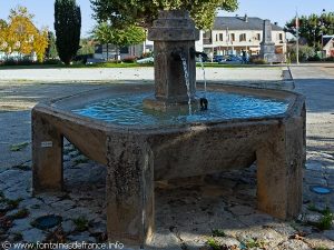 La Fontaine Place du Champ-de-Mars